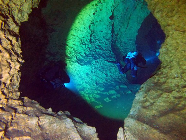 Dayo Scuba Center LLC, Orlando Florida www.dayo.com