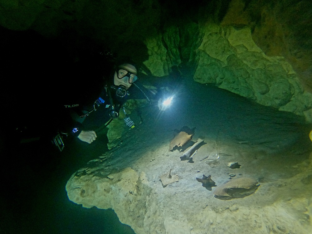 Dayo Scuba Center LLC, Orlando Florida www.dayo.com