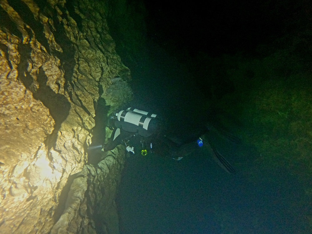 Dayo Scuba Center LLC, Orlando Florida www.dayo.com