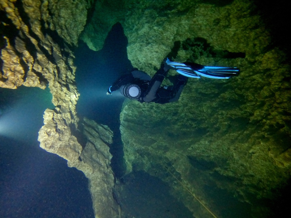 Dayo Scuba Center LLC, Orlando Florida www.dayo.com